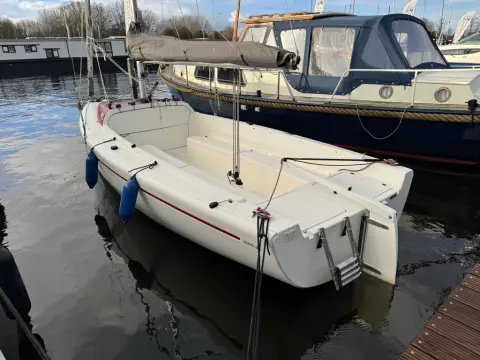Aira 22 — Naarden