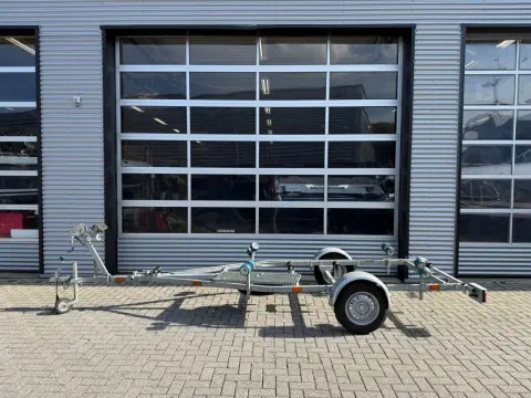 Trailer 750kg — Helmond